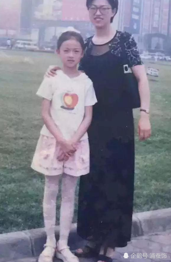 本以为吴谨言是从小瘦到大,看到小时候的照片,还是婴儿肥比较好看!