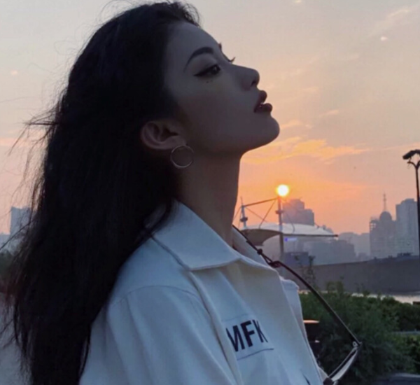 ins热门情侣头像:该用什么句子什么词语,才能让你看出