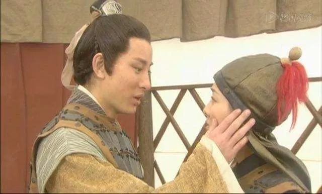 也正是因为在《大唐歌飞》里的优秀表现,贾乃亮被《杨门虎将》的导演