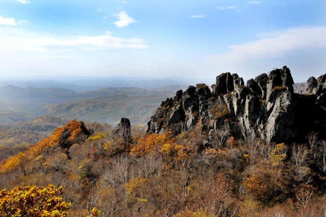 黑龙江被忽略的一座山,主峰海拔831米,属长白山山脉