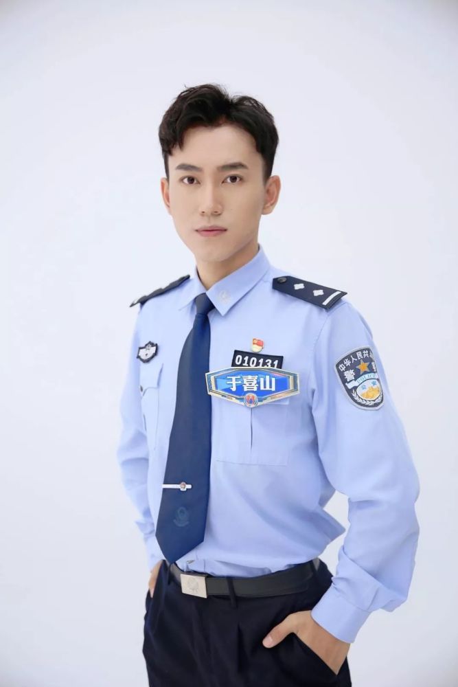 帅气民警精彩答题,《一站到底》巅峰对决不容错过!