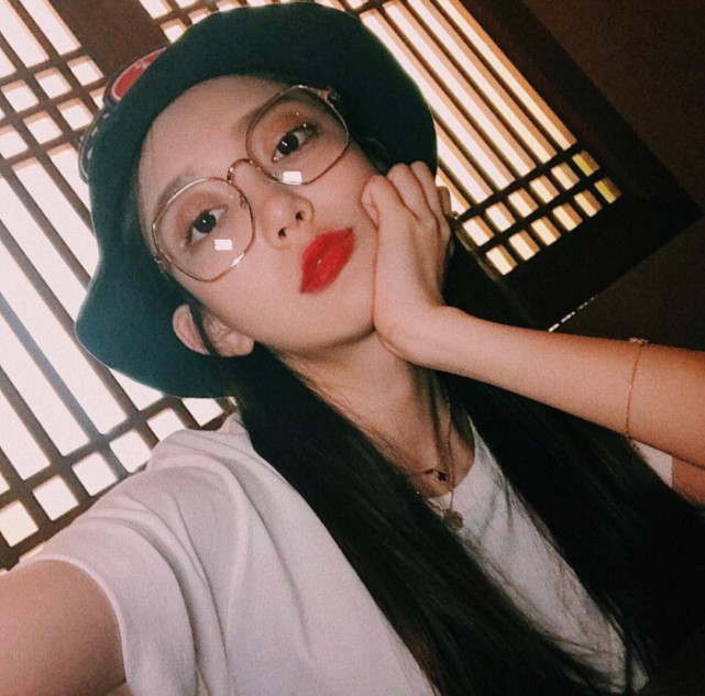 治愈系·超in优质女生头像:时间会慢慢沉淀,有些人会在你心底慢慢模糊
