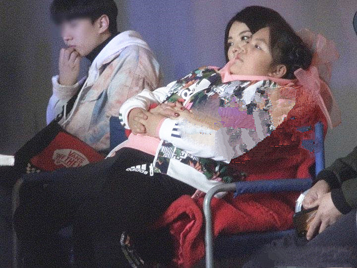 原本淡出娱乐圈的王诗龄,又因手链上热搜,网友:实力强低调难!图片