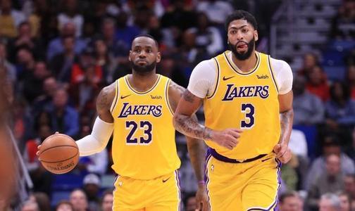 詹姆斯和浓眉在比赛中!