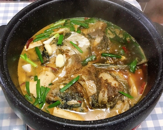 冬季菜谱,鱼头炖豆腐锅,美味一锅吃不停,适合冬天