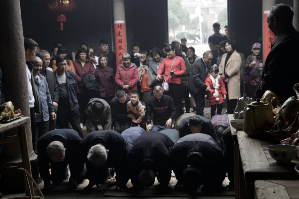 它最早可以追溯到秦朝,当时,对联被称为"桃符,对联有很高的要求,它们