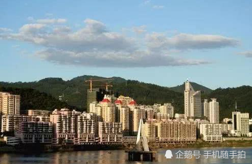 小县城人口_陈小纭失踪人口剧照