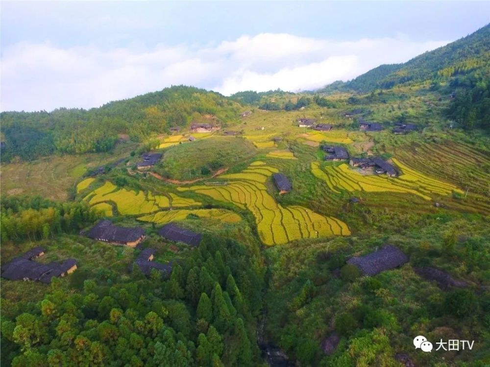 在三明大田县第一高山峰"大仙峰"西北麓,有一个古火山口上的原始村落