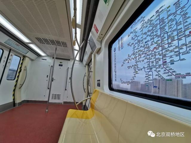 外观看区别体验北京地铁八通线新车tq431