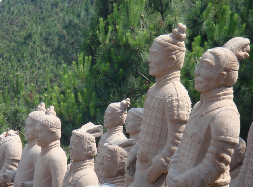 中国最"狂妄"的景区,完全山寨西安兵马俑,门票竟也要120元!