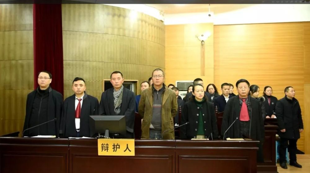 万州区法院公开宣判冉晓俊等18人黑社会性质组织犯罪案件