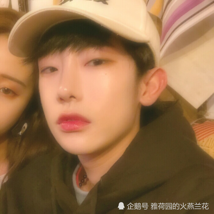 ins·超火情侣头像:我依然是你的渡口,而你却不再是我的驿站