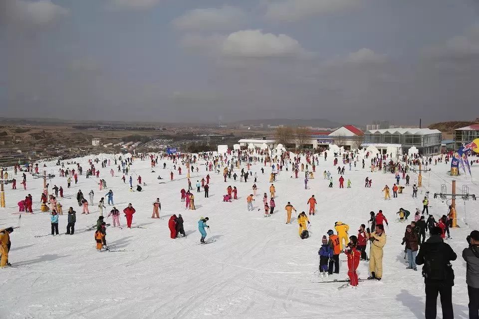 又是一年滑雪季,一起去兴隆山滑雪场撒欢