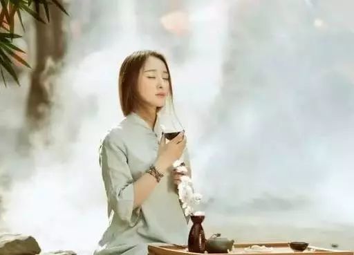 强力推荐公众号 "唯美悦读微刊" 免责声明:本文来自腾讯新闻客户端自