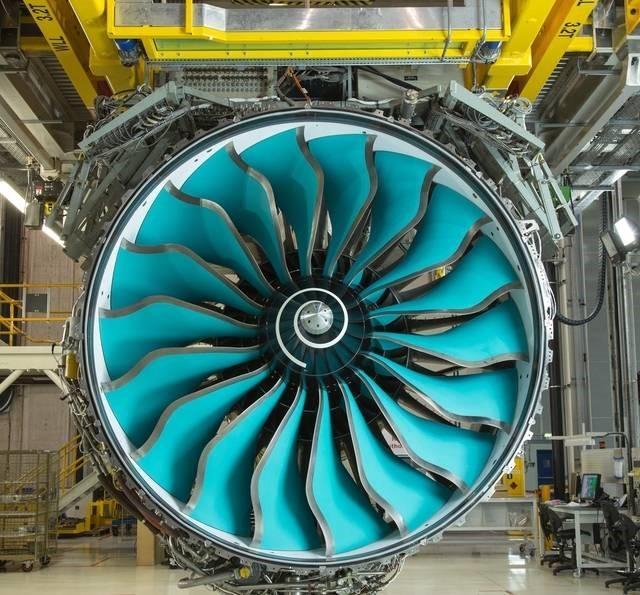 图为波音787的发动机涡轮叶片