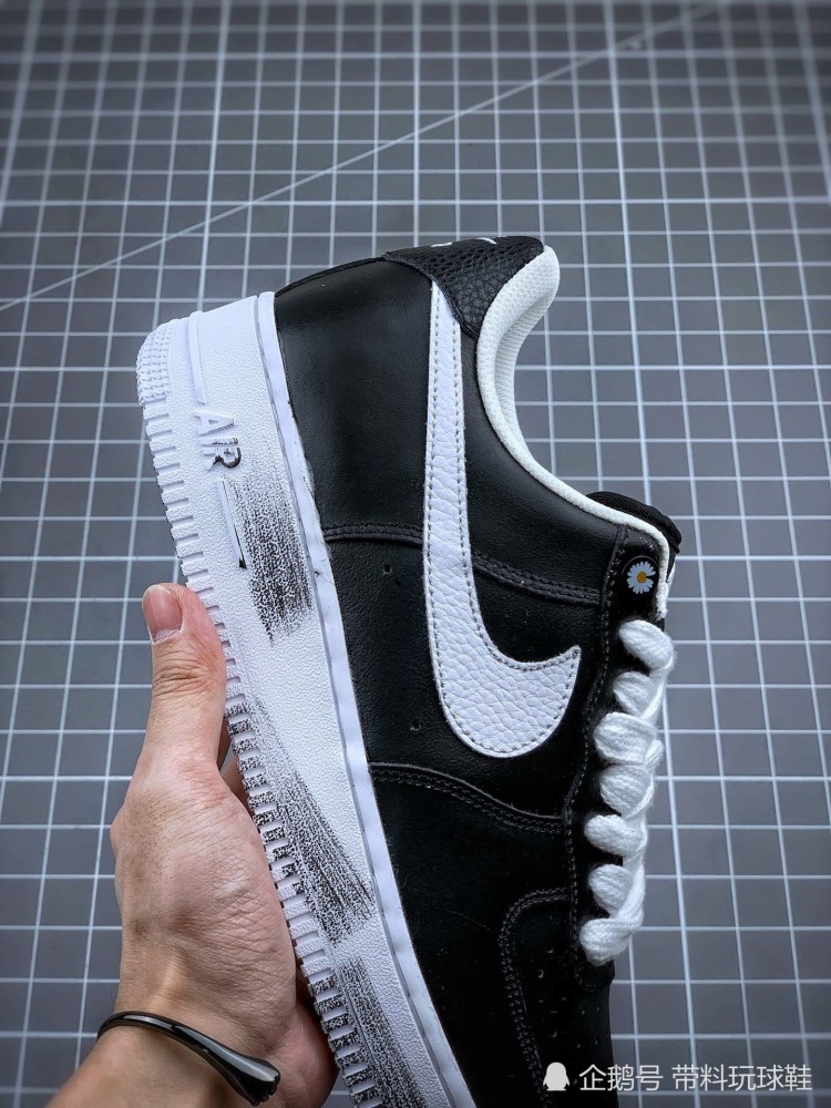 最强权志龙 nike air force 1 空军一号 刮刮乐破皮板鞋