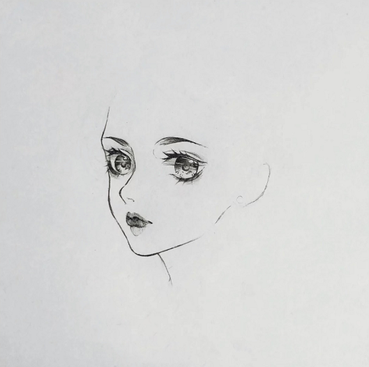 美术生用铅笔画古装美女,其实画女生最难的就是画眼睛嘴巴的部分