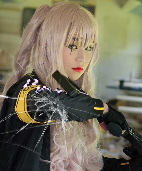 《少女前线》ump45cosplay,气质绝伦的cos小姐姐