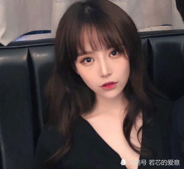 ins热门情侣头像:你最酷的样子,是你谁也不喜欢的时候