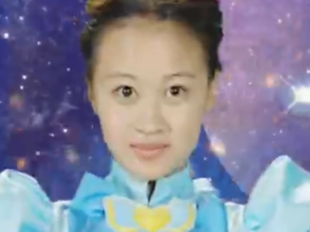 巴啦啦小魔仙:凌美琪变身时摸鞋,你看凌美雪摸了哪?编剧你确定吗?