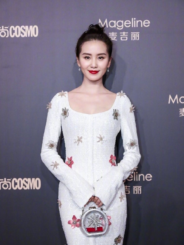 当红女明星身高体重图鉴,杨幂热巴佟丽娅倪妮,谁看了都会说酸