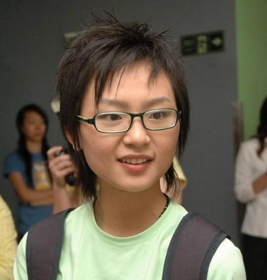 周笔畅大方承认整容:原本是照着闺蜜整的,结果整成了刘诗诗版本
