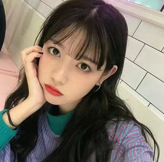 vip·超火·原宿风女生头像:知道很多东西不属于自己
