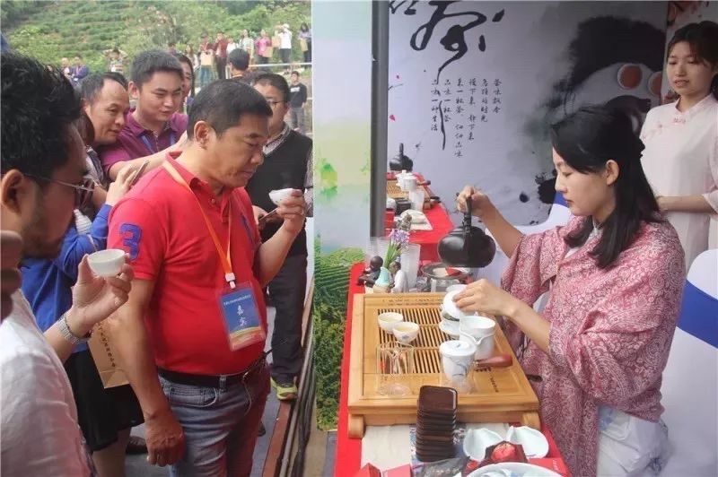 广东人口产值_广东人口年龄结构