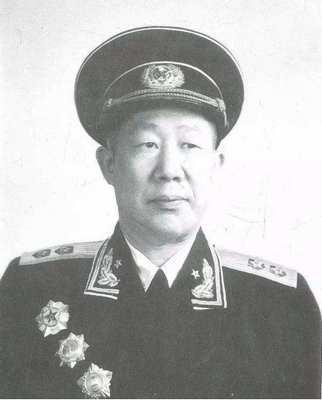 周仁杰,1955年授予中将军衔