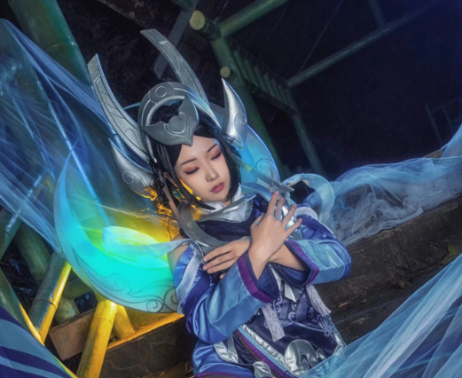 女娲cosplay,当历史只剩罪恶,唯有推倒重来