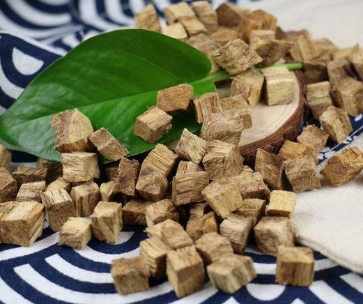 患有"肝炎",先别急,这4种常见的"中草药"泡水喝,肝癌可能不来扰