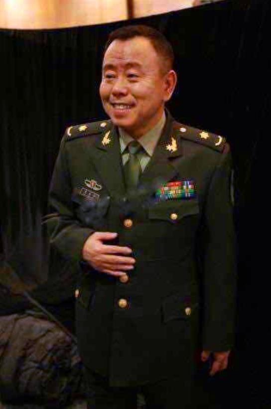 明星也有部队军衔,潘长江"大校军衔",享受正师级待遇!