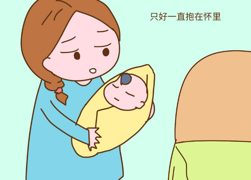 为什么婴儿喜欢让大人抱着走动,一坐下就开始哭?这些原因宝妈们要清楚