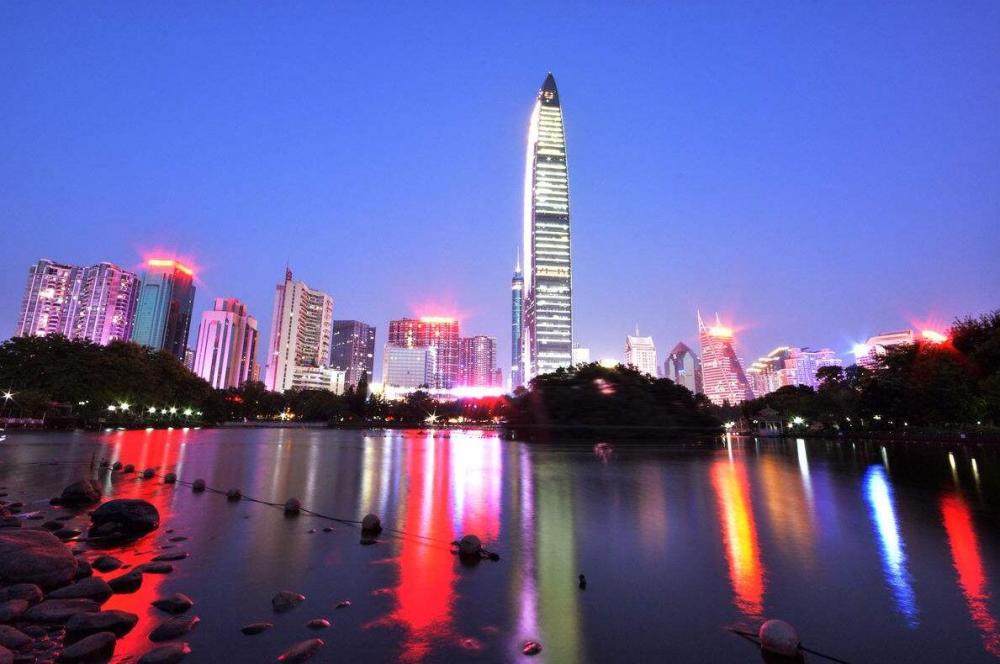 广州gdp越来越落后深圳了_深圳各区gdp(3)