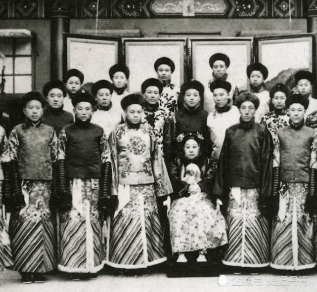 1921年晚清端康太妃的宫廷生活老照片:锦衣玉食,温良