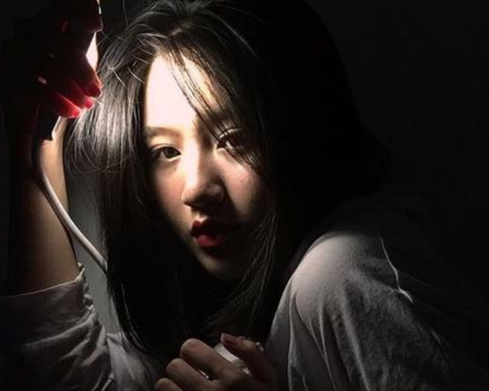 梦之迷雾，与心仪男生并肩的幻影——解析梦见喜欢的男生和别的女生走得很近的深层含义