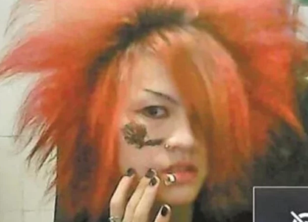 当初因"长得帅"走红的葬爱家族创始人,被富婆狂追,如今成这样?