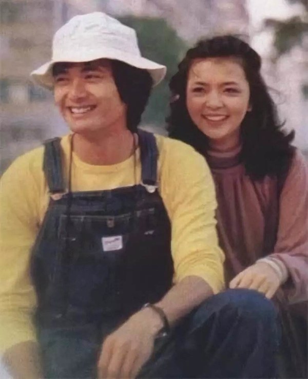与缪骞人分手两年后,周润发与无线电视台另一位知名女艺人陈玉莲传出