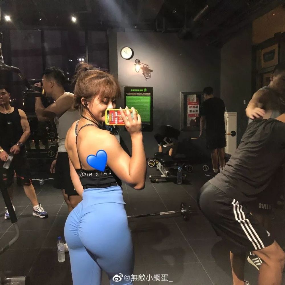 萝莉脸 蜜桃臀!这位23岁少女脱下衣服后,网友沸腾了.