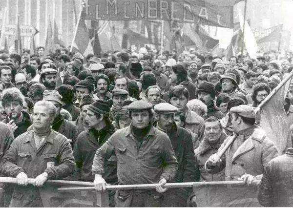 一组发生在1982年的历史事件及照片