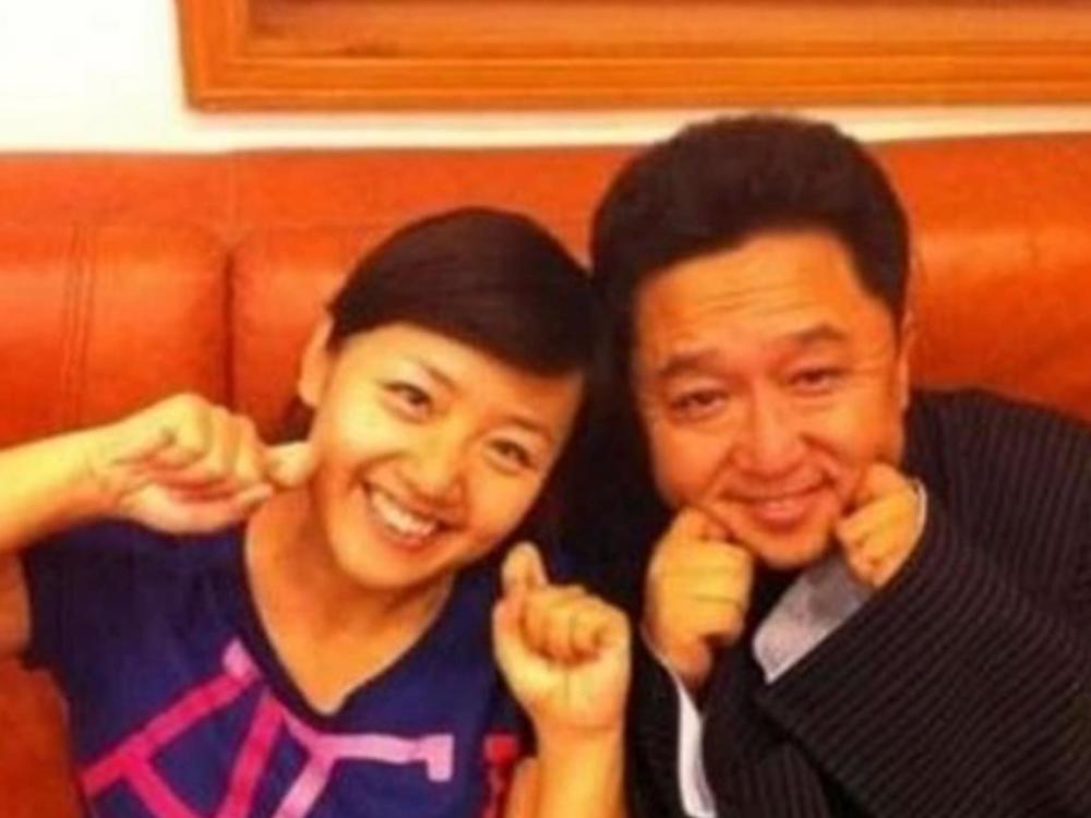 郭德纲说相声为什么三句不离于谦媳妇?罕见正面照曝光