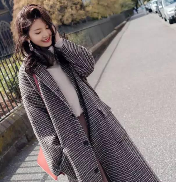 不仅大气的显现出保暖衣服的气场,更能体现出优雅女性的气质.