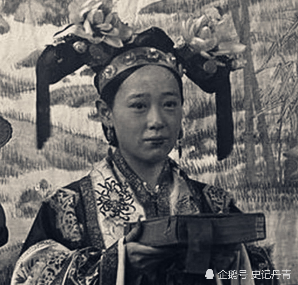 晚清王公大臣女眷老照片:李鸿章儿媳美丽精致,袁世凯姨太惊艳!