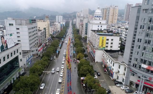 县城人口与经济_沂南县城人口分布图
