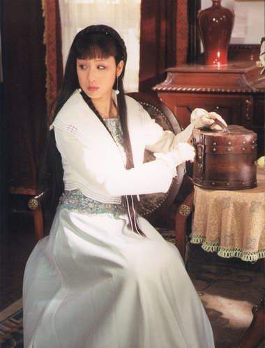 惊艳了时光岁月的古典气质美女之一李建群