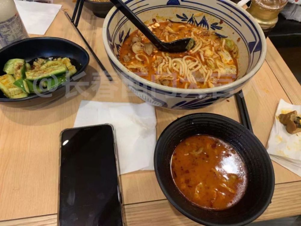 长春一米线店肥肠吃出粪便