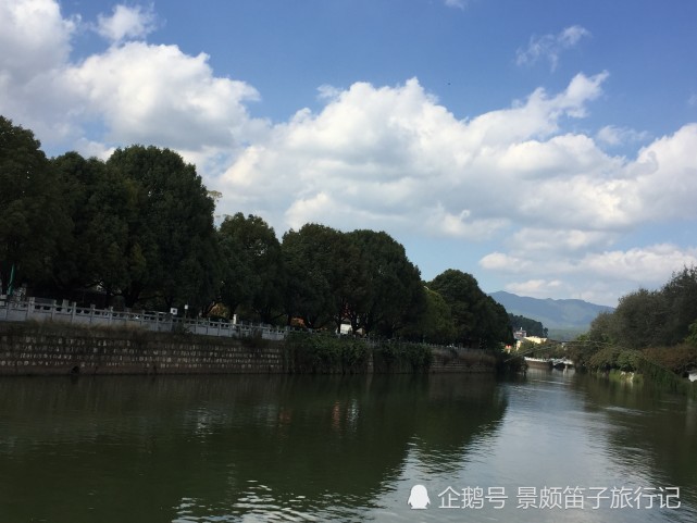 滇池排出来的水汇入螳螂川流经安宁温泉镇(来自:景颇笛子旅行记)