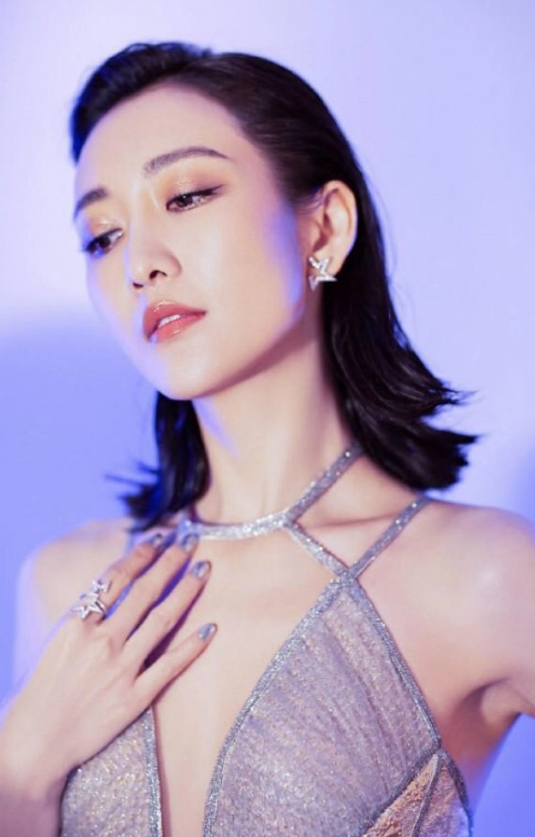 王鸥个人简介壁纸图片