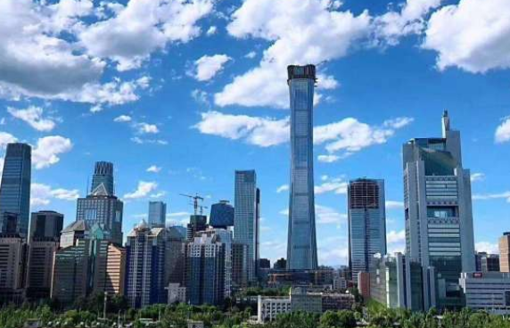 北京"第一高楼"竣工,背后大佬是中国顶级财团,霍英东都比不了