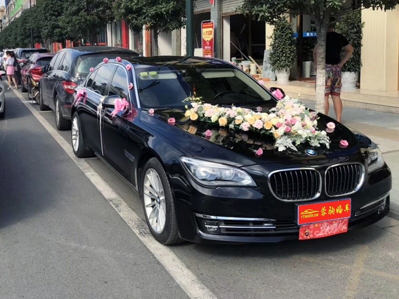 成都热门主流婚车车型有哪些,2020成都婚车租赁价格详解!